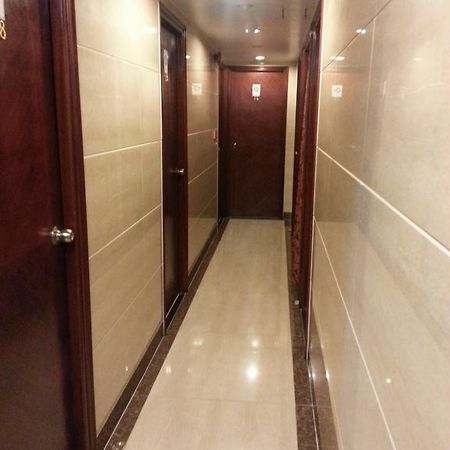 Sun Shine Guest House Гонконг Экстерьер фото
