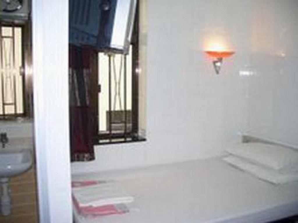 Sun Shine Guest House Гонконг Экстерьер фото